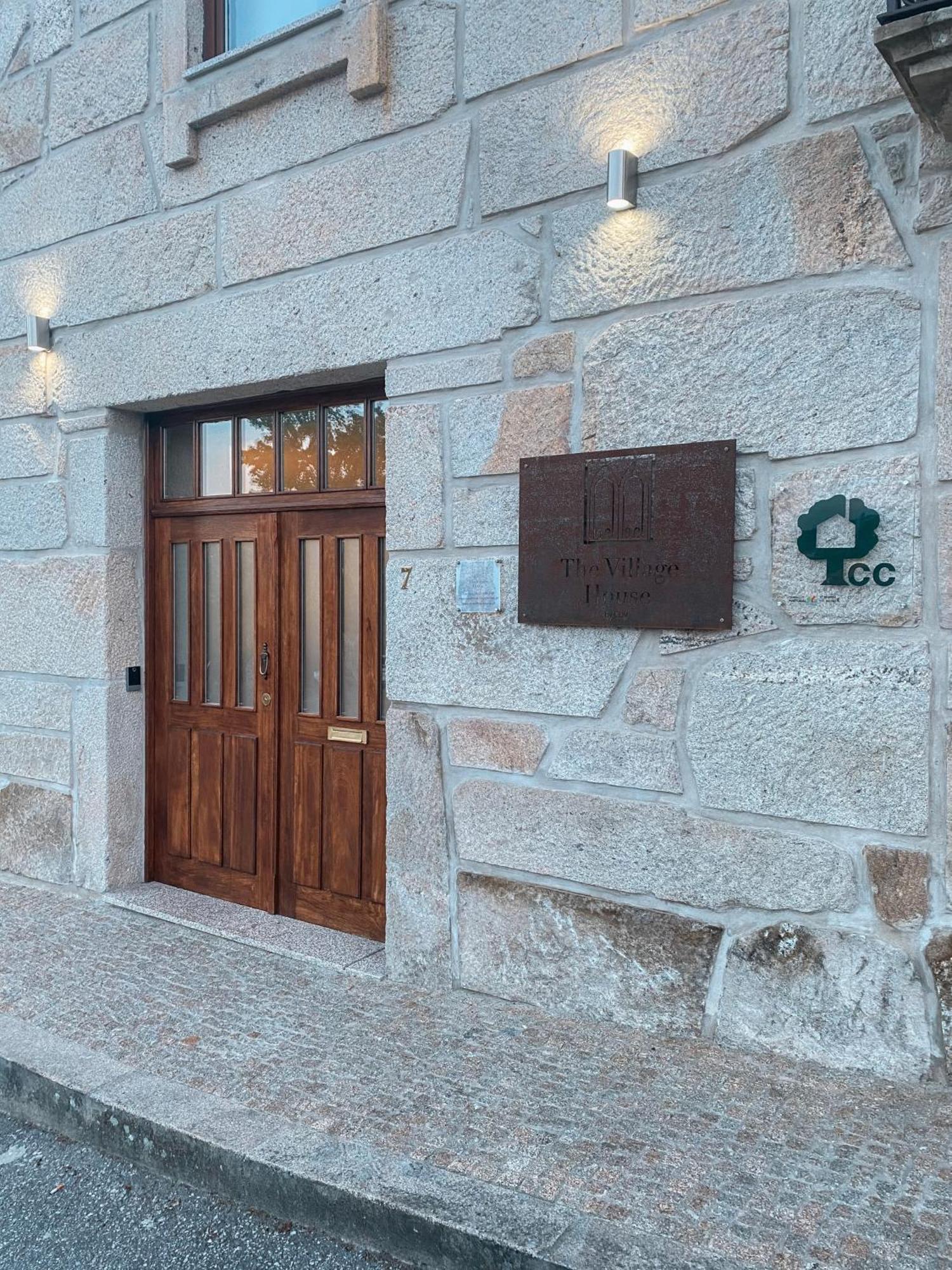 The Village House By Cdv Carrazeda de Anciães Exterior foto